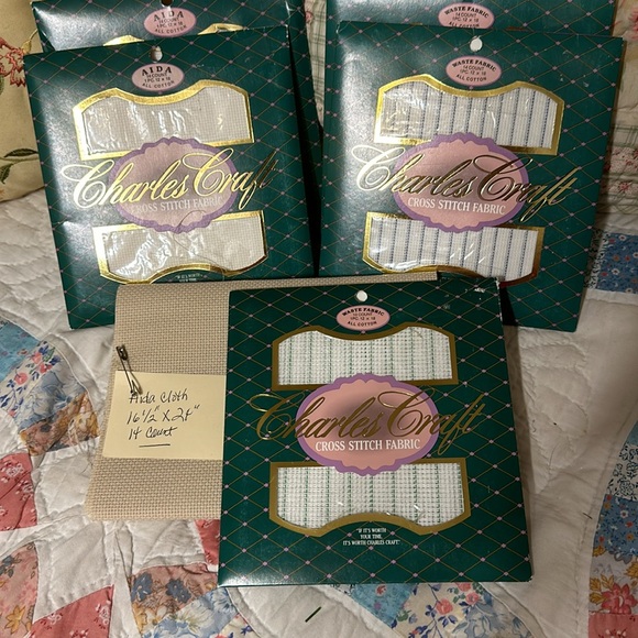 Charles Craft Aida Cloth - Picture 2 of 6